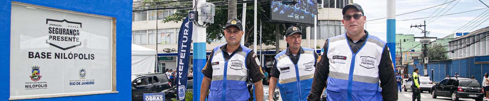 Policiais do Segurança Presente no primeiro dia de atividades pelas ruas de Nilópolis